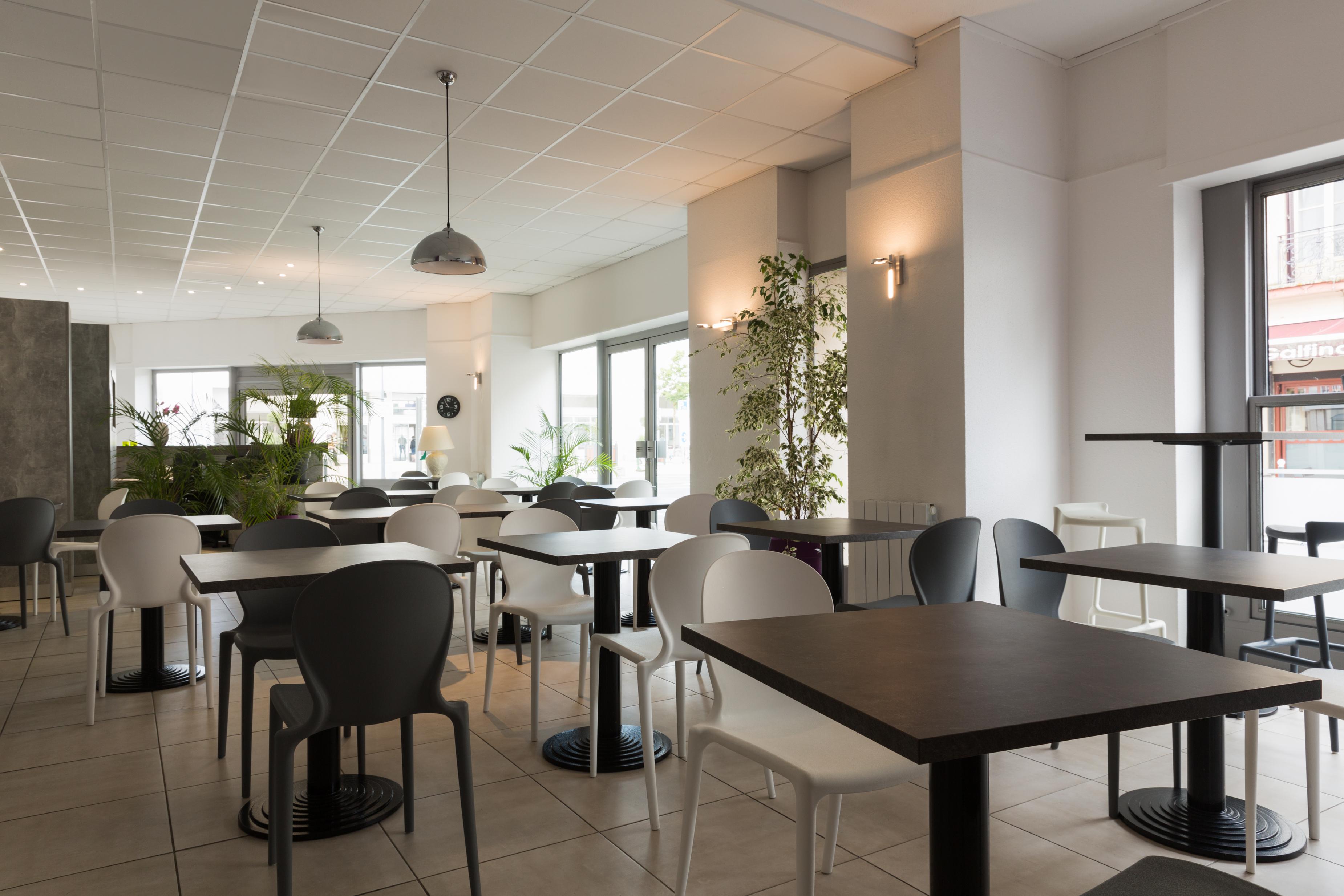 Brit Hotel Confort Nevers Centre Gare Eksteriør billede